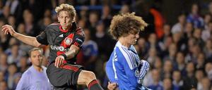 Auf der anderen Seite versucht es Stefan Kießling, aber da stimmt etwas nicht mit dem Zielwasser.