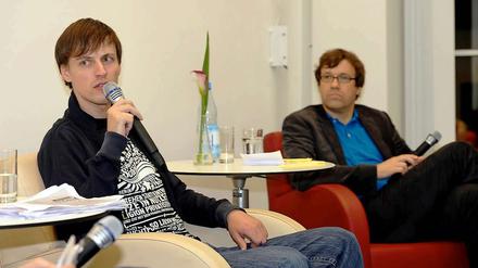 Piraten-Spitzenkandidat Andreas Baum war vor der Berlin-Wahl beim Tagesspiegel zu Gast. Rechts im Bild Markus Hesselmann, Redaktionsleiter Online und Ressortleiter Berlin des Tagesspiegel, der den Abend mit Johannes Schneider von der Tagesspiegel-Seite "Netzspiegel" moderierte.