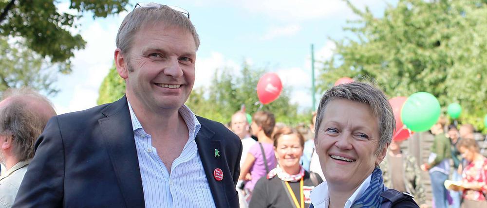 Gegen die A 100 auch um den Preis einer Regierungsbeteiligung? Das hat Grünen-Fraktionschef Ratzmann, hier mit Renate Künast, wenige Tage vor der Wahl gesagt.