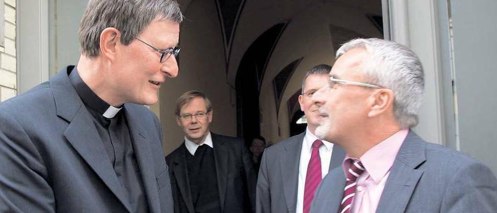 Erstkontakt. Beim Treffen von Erzbischof Rainer Maria Woelki und Bodo Mende (rechts) vom Lesben- und Schwulenverband ging es um das Verhältnis der Katholischen Kirche zur Homosexualität und Homoehe. 