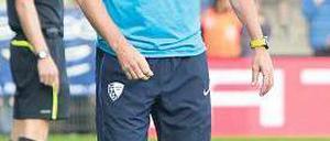 Abgang im Zorn. Funkel wird sich nicht mehr für den VfL Bochum aufregen. Foto: dapd