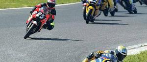 Zweiradtauglich. Die Internationale Deutsche Motorradmeisterschaft (o.) fand schon in Klettwitz statt. Foto: p-a/ASA