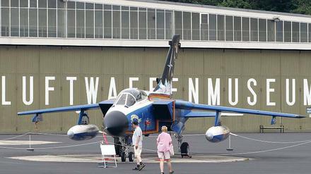 Langzeitstellplatz. Von 1935 bis 1994 landeten in Gatow Flugzeuge, seitdem befindet sich dort das Luftwaffenmuseum.
