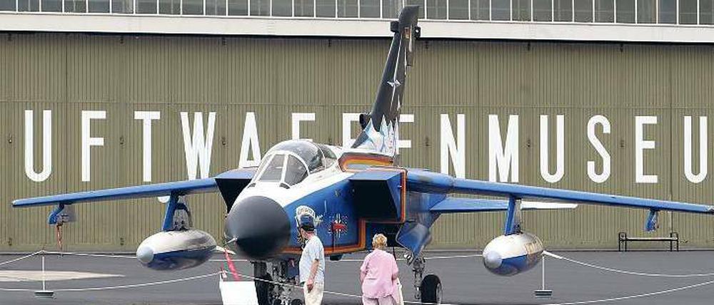 Langzeitstellplatz. Von 1935 bis 1994 landeten in Gatow Flugzeuge, seitdem befindet sich dort das Luftwaffenmuseum. 
