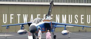 Langzeitstellplatz. Von 1935 bis 1994 landeten in Gatow Flugzeuge, seitdem befindet sich dort das Luftwaffenmuseum. 