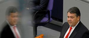Ein unmoralisches Angebot? SPD-Chef Gabriel würde eine Minderheitsregierung mit einer Kanzlerin Merkel ohne die FDP vorübergehend tolerieren.