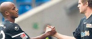 Wechsel ohne Wirkung. Unions Simon Terodde (re.) vergab in Duisburg die größte Torchance der Berliner.