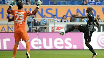 Union-Stürmer John Jairo Mosquera (r.) schloss bereits in der fünften Spielminute einen Konter zur 1:0-Führung ab.