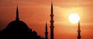 Wenn am Bosporus die Sonne sinkt, blüht in Istanbul das Nachtleben. Das scheint nicht allen zu schmecken. 