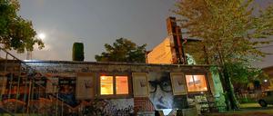 Badehaus Szimpla. Neuer Club auf dem RAW-Gelände in Friedrichshain.