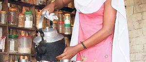 Gerettet. Auch dieses Mädchen aus Nepal musste sich als Kindersklavin erniedrigen lassen. Seit 2005 hat das Hilfswerk Plan International, das Senta Berger, Walter Scheel und Ulrich Wickert unterstützen, mehr als 1800 dieser Sklavenmädchen befreit.