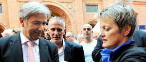 Höchste Zeit. Beim Hoffest im Roten Rathaus Ende Juni waren sie noch Konkurrenten. Am Mittwoch suchen Renate Künast und Klaus Wowereit nach Gemeinsamkteiten beim ersten Sondierungstreffen von SPD und Grünen.