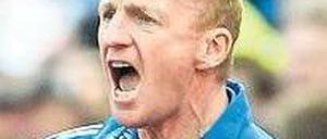 Klare Ansage. Seppo Eichkorn leitet derzeit das Training bei Schalke 04. Foto: dpa