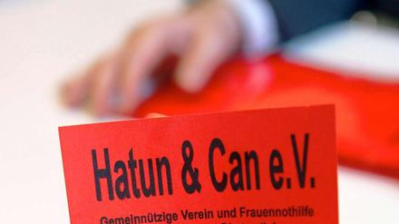 Der Angeklagte hätte den Verein "Hatun &amp; Can" als "Selbstbedienungsladen" benutzt, so der Richter.