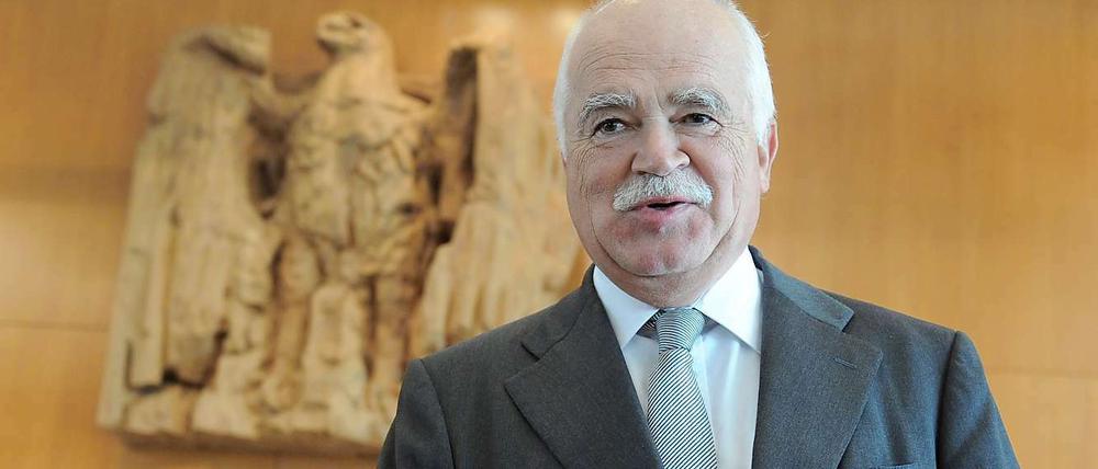 Peter Gauweiler ist CSU-Politiker und bekennender „EU-Skeptiker“. Er will gegen Bundesverkehrsminister Peter Ramsauer um den stellvertretenden CSU-Vorsitz kandidieren.