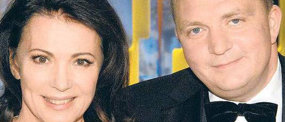 Schön und Fliege. Iris Berben ist heute um 22 Uhr 15 Gast bei „Thadeusz“. Die Schauspielerin und der Gastgeber halten Rückschau auf 250 Ausgaben des RBB-Talks, zu dem immer auch die „Fiesen Sieben“ Fragen des Moderators gehören. Foto: RBB