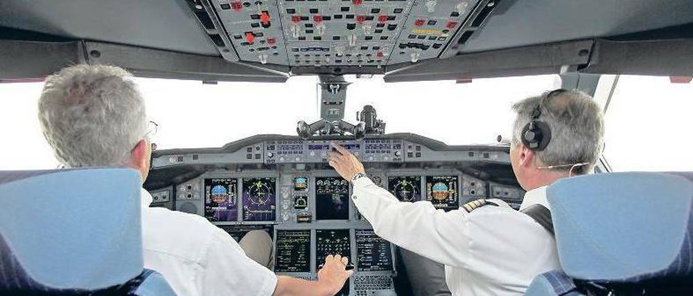 Beweisnot. Einige Piloten sagen, sie seien durch Öldämpfe krank geworden. Nun befasste sich der Bundestag damit.