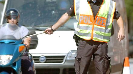 Wo sind sie eigentlich, wenn man sie braucht, die Verkehrspolizisten?