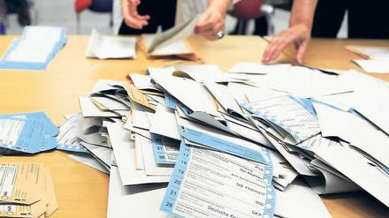 Überprüft. In vier Bezirken beschlossen die Wahlleiter, das Ergebnis nachzählen zu lassen. Lichtenberg entschied sich für den Ausschluss der Öffentlichkeit. 