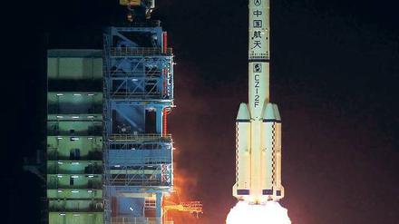 Auf geht’s. Die Rakete „Langer Marsch“ brachte das Modul in den Orbit. Foto: Reuters