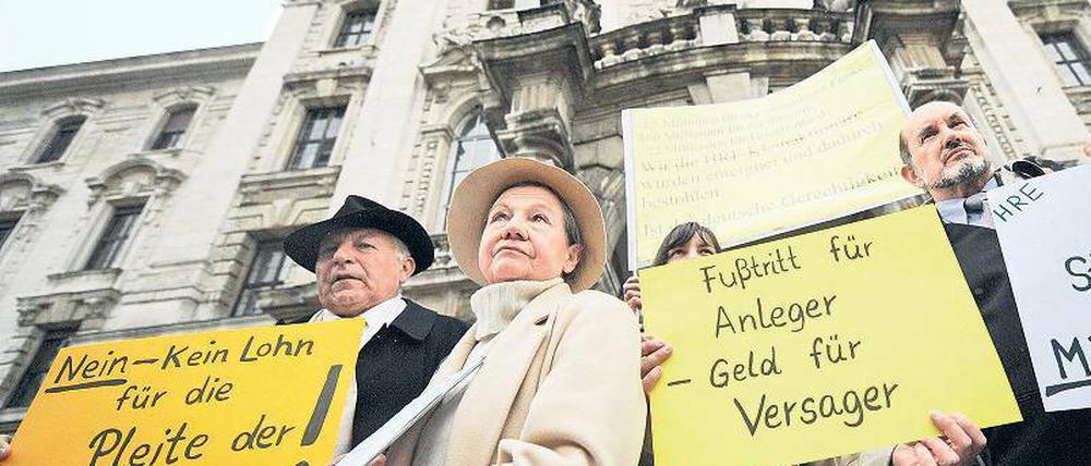 Ohne Erfolg. Frühere HRE-Aktionäre protestieren in München. Foto: dpa
