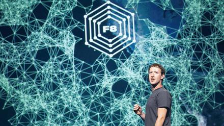 Facebook-Gründer Mark Zuckerberg versteht sich aufs Vernetzen. Dass Facebook auch gelöschte Daten über die Beziehungen der 800 Millionen Mitglieder aufbewahrt, sorgt für Unmut unter den Nutzern. Foto: rtr
