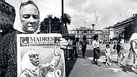 Auf der Plaza de Mayo.