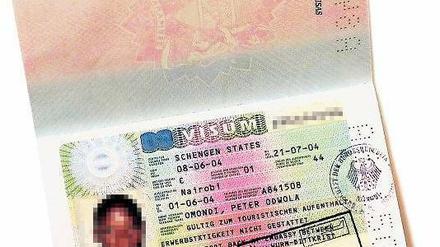 EU-Kritik an Deutschlands Pass-Politik. Für Nicht-EU-Bürger ist es schwierig deutscher Staatsbürger zu werden.