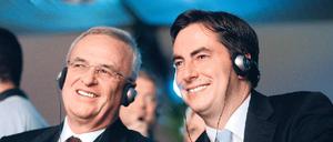Gut gelaunte Gäste aus Niedersachsen. VW-Chef Martin Winterkorn und Ministerpräsident David McAllister während einer Preisverleihung in Sao Paulo. Foto: dapd