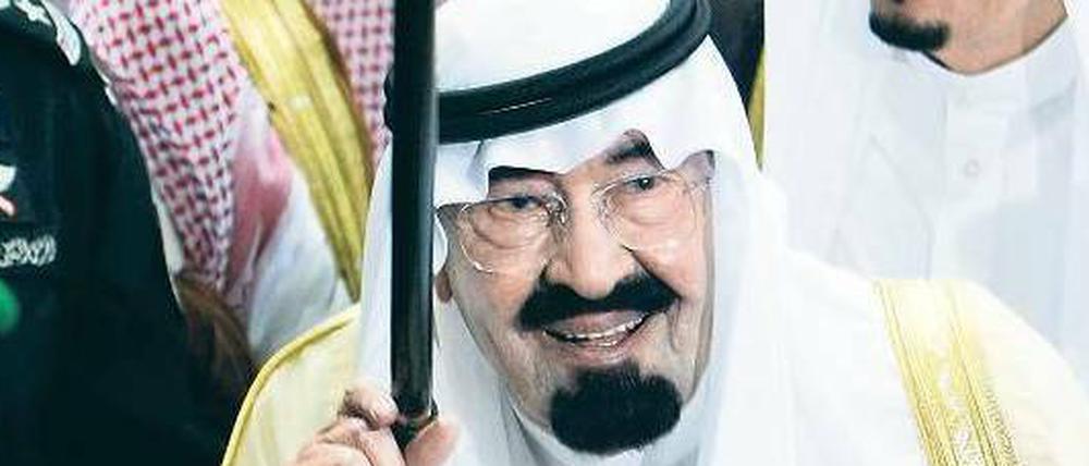 König Abdullah, 87 Jahre alt, hört die Meinung seines Volkes nicht gern. Nach sechs Monaten nervöser Ruhe demonstrieren schiitische Bürger wieder.