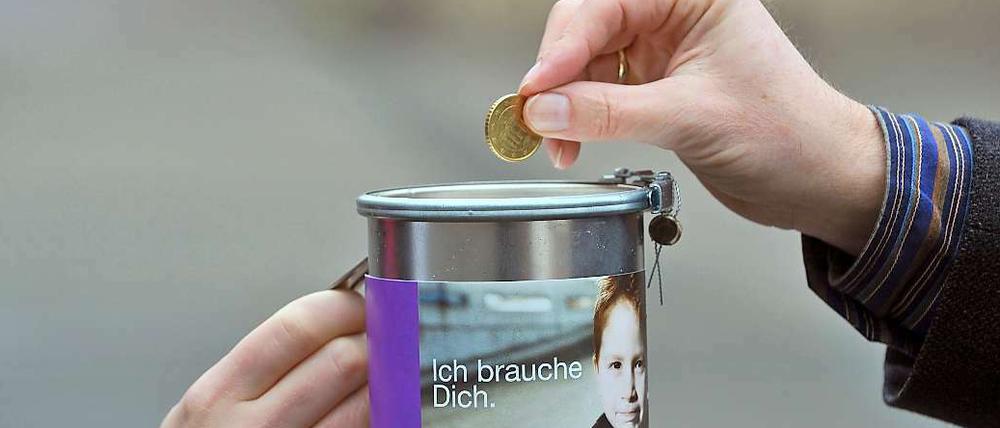 Nicht nur die Einnahmen aus der Kirchensteuer und Spenden finanzieren die deutschen Kirchen. Sie erhalten auch Geld aus der Staatskasse. Der Grund sind uralte Verträge.