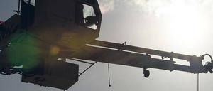 Pinguine heißen die Mitarbeiter, die den Enteisungsstrahl steuern. 