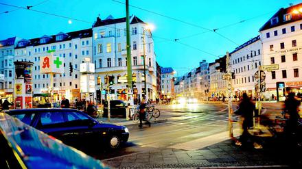 Die Lichter der Großstadt. Hier am Rosenthaler Platz in Mitte.