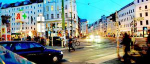 Die Lichter der Großstadt. Hier am Rosenthaler Platz in Mitte.