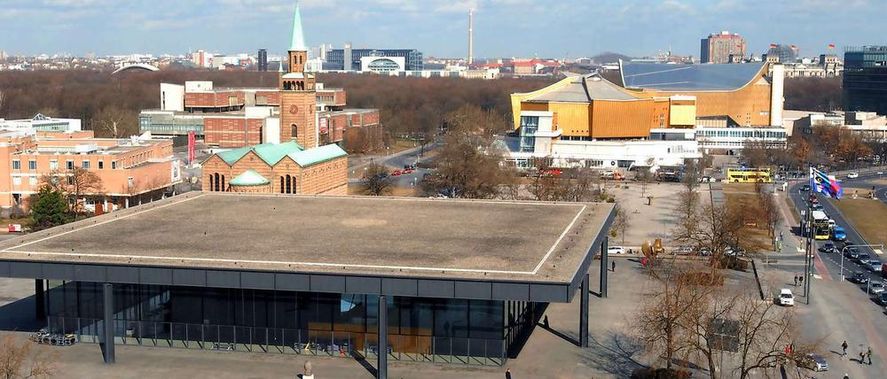 Seit 1964 wird um die Gestaltung des Geländes gerungen, der letzte Senatsbeschluss datiert vom April 2005. Er setzt die Beschlüsse von 1999 und 2002 außer Kraft, die jeweils nur in Bruchteilen realisiert worden sind. 