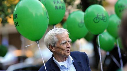 Im Tagesspiegel-Interview wirft Hans-Christian Ströbele seinen Parteikollegen in Berlin taktische Fehler vor.