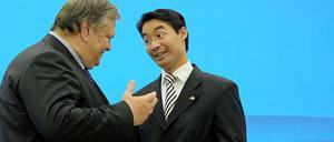 Bundeswirtschaftsminister Philipp Rösler in Athen mit dem griechischen Finanzminister Evangelos Venizelos.