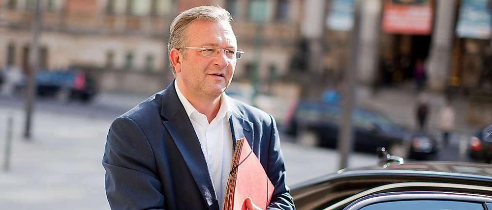 Vielleicht bald Berlins neuer Innensenator: Frank Henkel. Und damit steht er vor der Frage, wie viel Polizei Berlin braucht.