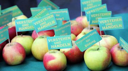 Während des Wahlkampfes haben sie Äpfel verteilt um am Ende in der Regierung mitzumischen. Jetzt hat es für die Grünen nicht mal zum Hilfskoch gereicht.