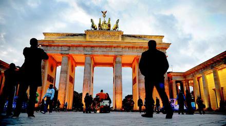 Nicht nur etwas für nachts: Das Brandenburger Tor beim Festival of Lights ist auch in der untergehenden Abendsonne schon spektakulär.