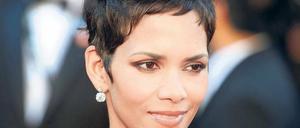 Wolkig. Halle Berry dreht derzeit in Babelsberg mit Tom Hanks. Foto: AFP