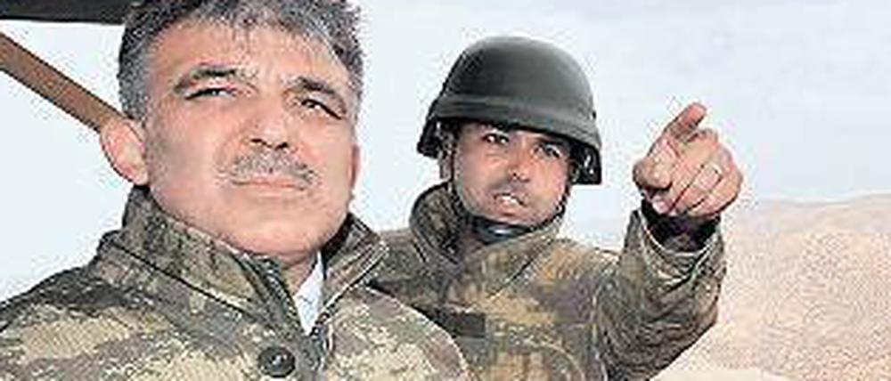 Staatspräsident Gül hatte erst am Samstag den Ort des Überfalls in der Provinz Hakkari an der Grenze zum Irak besucht.