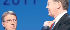 Unter Kontrolle. Haniel-Chef Jürgen Kluge (rechts) rückte Anfang des Jahres an die Spitze des Metro-Aufsichtsrats und wurde damit der oberste Kontrolleur von Vorstandschef Eckhard Cordes. Foto: dapd