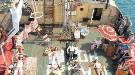 Heiße Zeiten. Als Radiopiraten führten musikbegeisterte junge Männer einst ein abenteuerliches Leben auf See. Hier nachgestellt im Film „Radio Rock Revolution“.