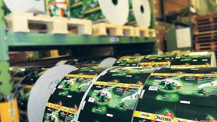 Bohnen für Berlin. Rund 120.000 Tonnen Kaffee kommen jährlich im Werk in Neukölln an, vor allem aus Brasilien, Kolumbien und Vietnam. Der größte Teil landet in den herkömmlichen Pfundpäckchen, aber gut 20 Tonnen werden inzwischen täglich in die modernen Kaffeekapseln gepresst. 