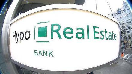 Der Skandal um die Hypo Real Estate findet kein Ende. Auch dieses Mal ist die Pleitebank wieder beteiligt. Sie hat die Buchführung für die Tochter FMS übernommen. 