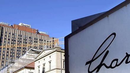 Das Betten-Hochhaus der Charite in Berlin. Mit Hilfe des Bundes soll das Universitätsklinikum zu ihrem früheren Weltruhm zurückfinden.
