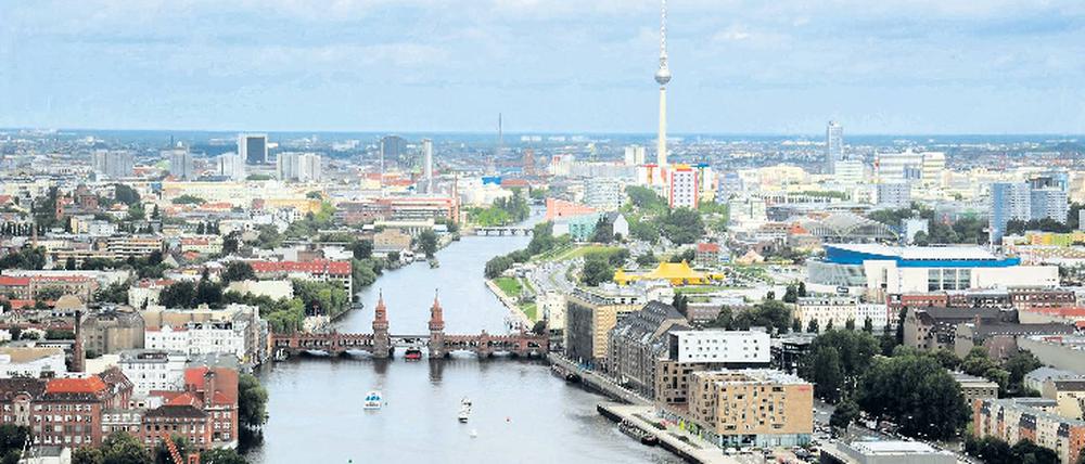 Alles im Fluss. Die CDU will Projekte gesamtstädtischer Bedeutung – wie die Entwicklung der Mediaspree – künftig nicht mehr den Bezirken überlassen, die SPD zögert noch, große Investorenpläne grundsätzlich zur Chefsache zu machen.