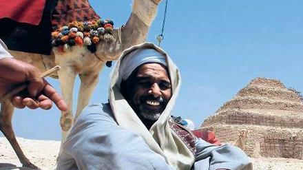 Billiger zu den Pyramiden. Weil die Urlauber seit den politischen Unruhen ausbleiben, senken die Veranstalter erneut die Preise für Reisen nach Äypten und Tunesien. Foto: dpa