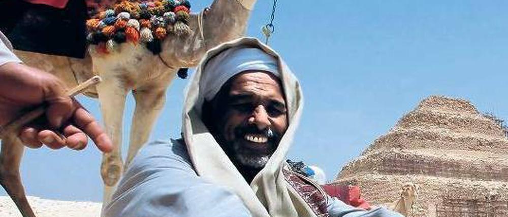 Billiger zu den Pyramiden. Weil die Urlauber seit den politischen Unruhen ausbleiben, senken die Veranstalter erneut die Preise für Reisen nach Äypten und Tunesien. Foto: dpa